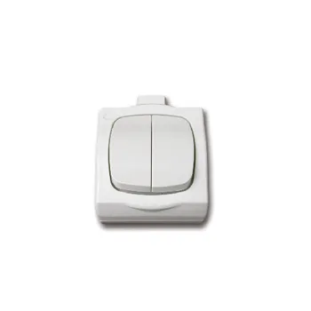 מפסק כפול YARDEN בצבע לבן מתח/זרם 230V/10A FETAYA
